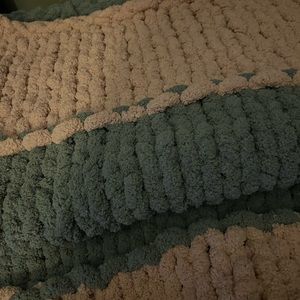 Hand made chunky blanket.  Will make in color of choice if yarn is available.